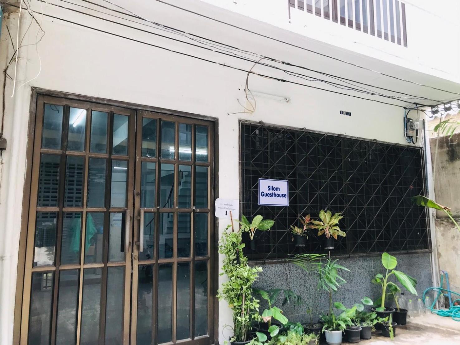 Silom Guesthouse Bangkok Exteriör bild